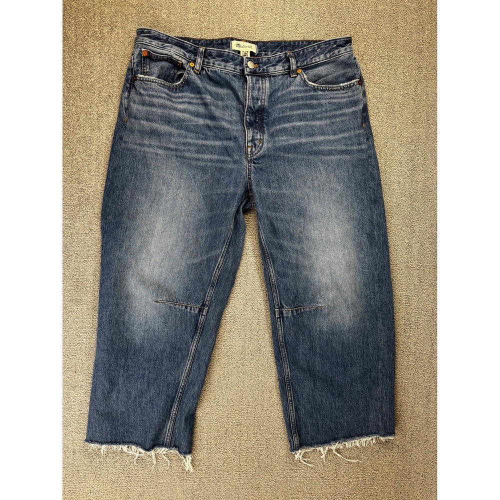 Madewell The Darted Barrel-Leg Jean Size 31 Blue Medium Wash Button Fly Raw Hem